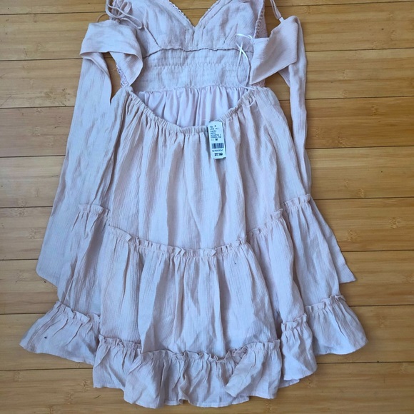 NWT Beige Summery/Flowy Dress - Picture 2 of 2